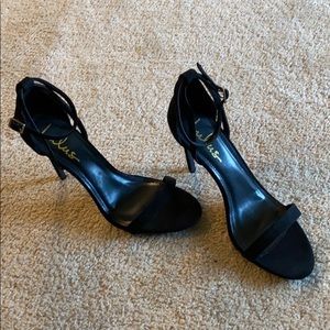 Black lulus heels